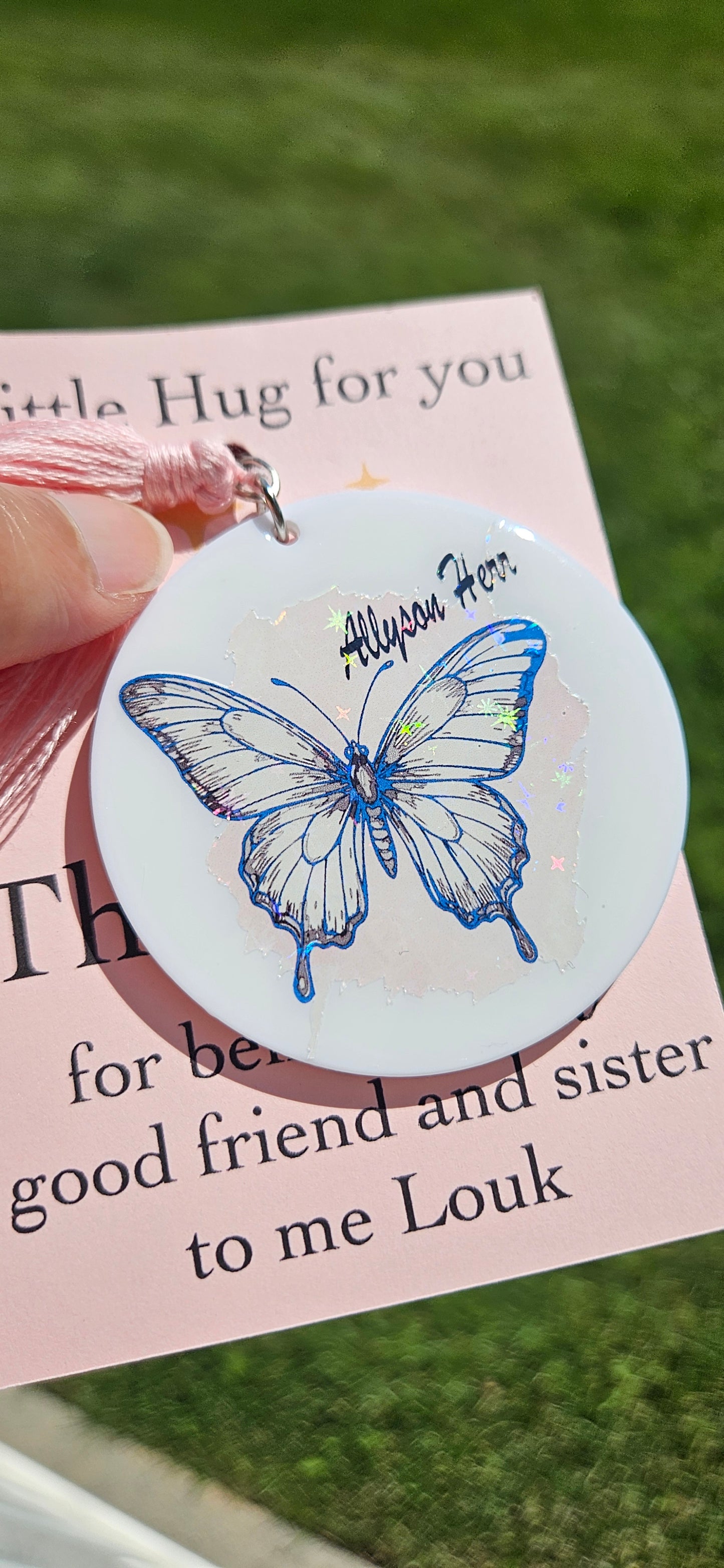 02🌟 Personalized Holographic Keychains: A Brilliant, Lasting Keepsake