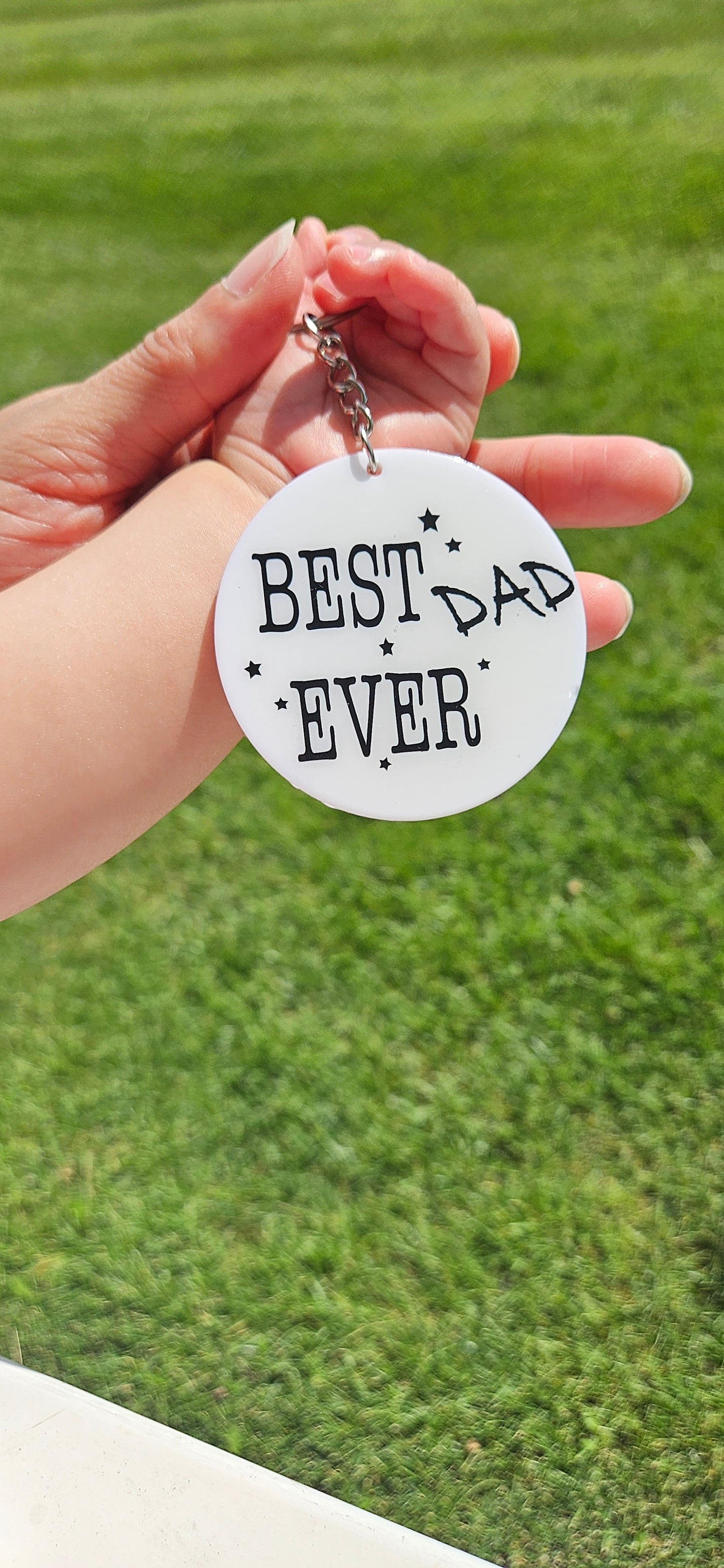 02🌟 Personalized Holographic Keychains: A Brilliant, Lasting Keepsake